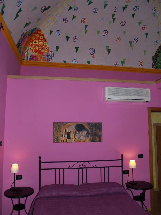Ghiro Ghiotto Bed & Breakfast ปิเอตราลิกูเร ภายนอก รูปภาพ